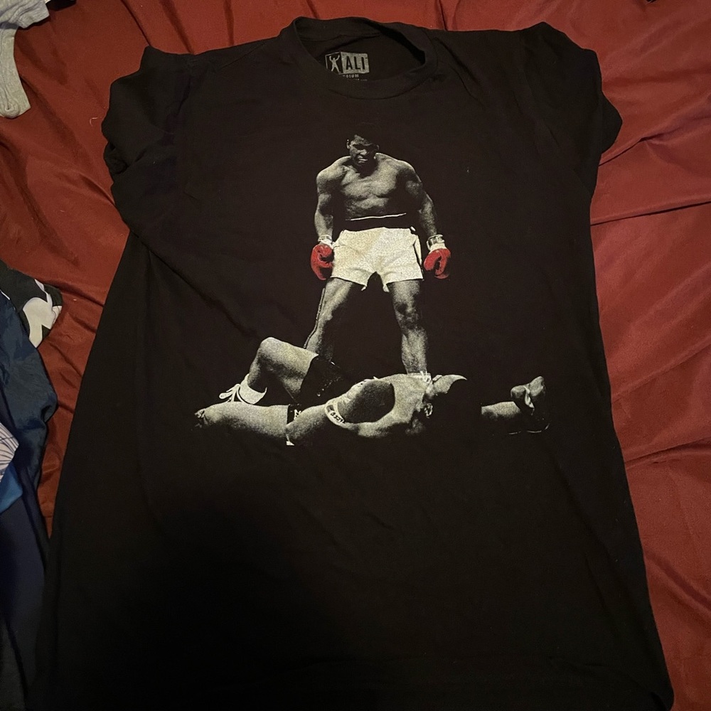 Muhammad Ali shirt only worn a couple of times